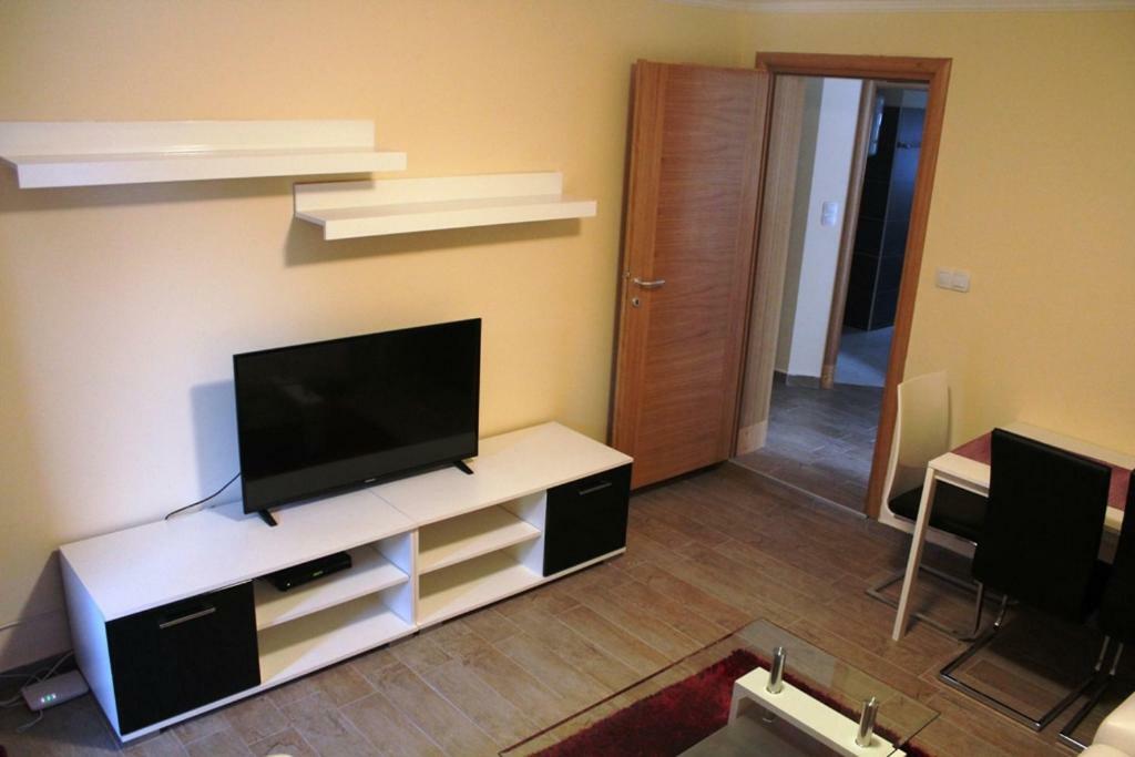 Apartment Sax Jezera Exterior photo